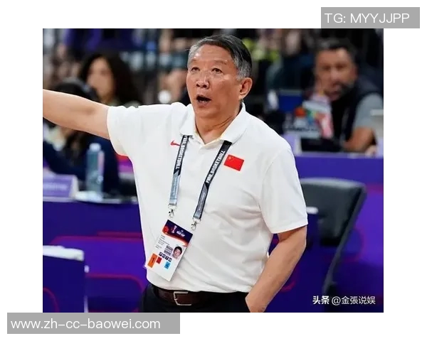 中国女篮主帅宫鲁鸣亲临现场指导观战WCBA四川对阵武汉常规赛